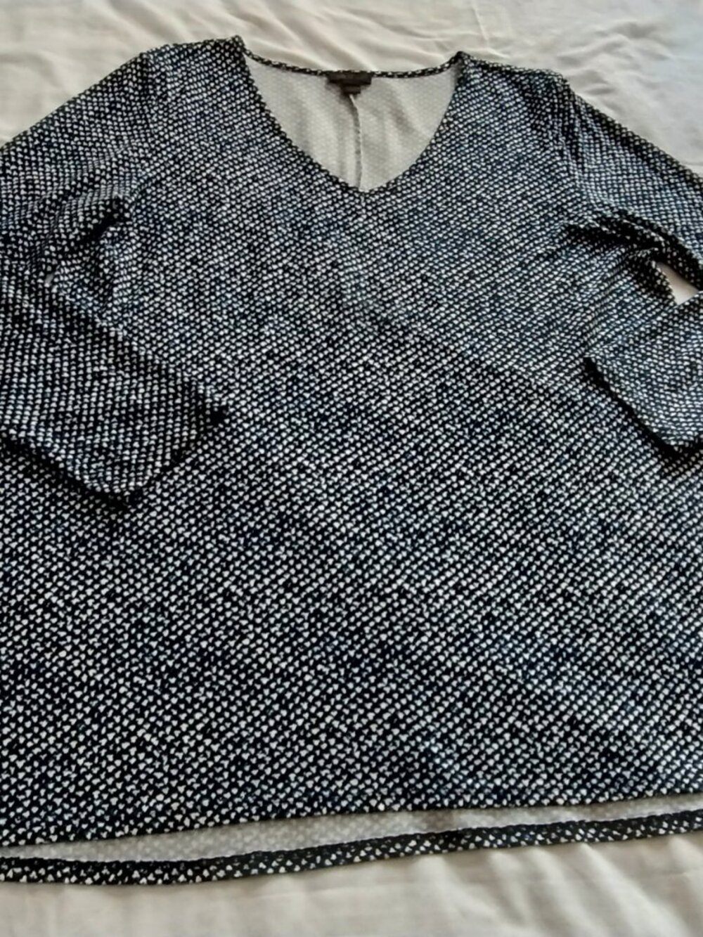 J.JILL Blue Black & White Long Sleeve SCCOP-Vee Neck "WEAREVER" Knit Top Sz LP